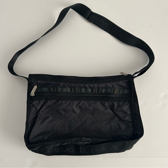 Lesportsac Handbags - LeSportsac Black Shoulder Bag